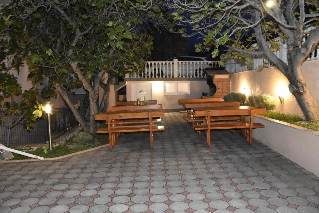 Apartmani Mira Klenovica Exterior foto