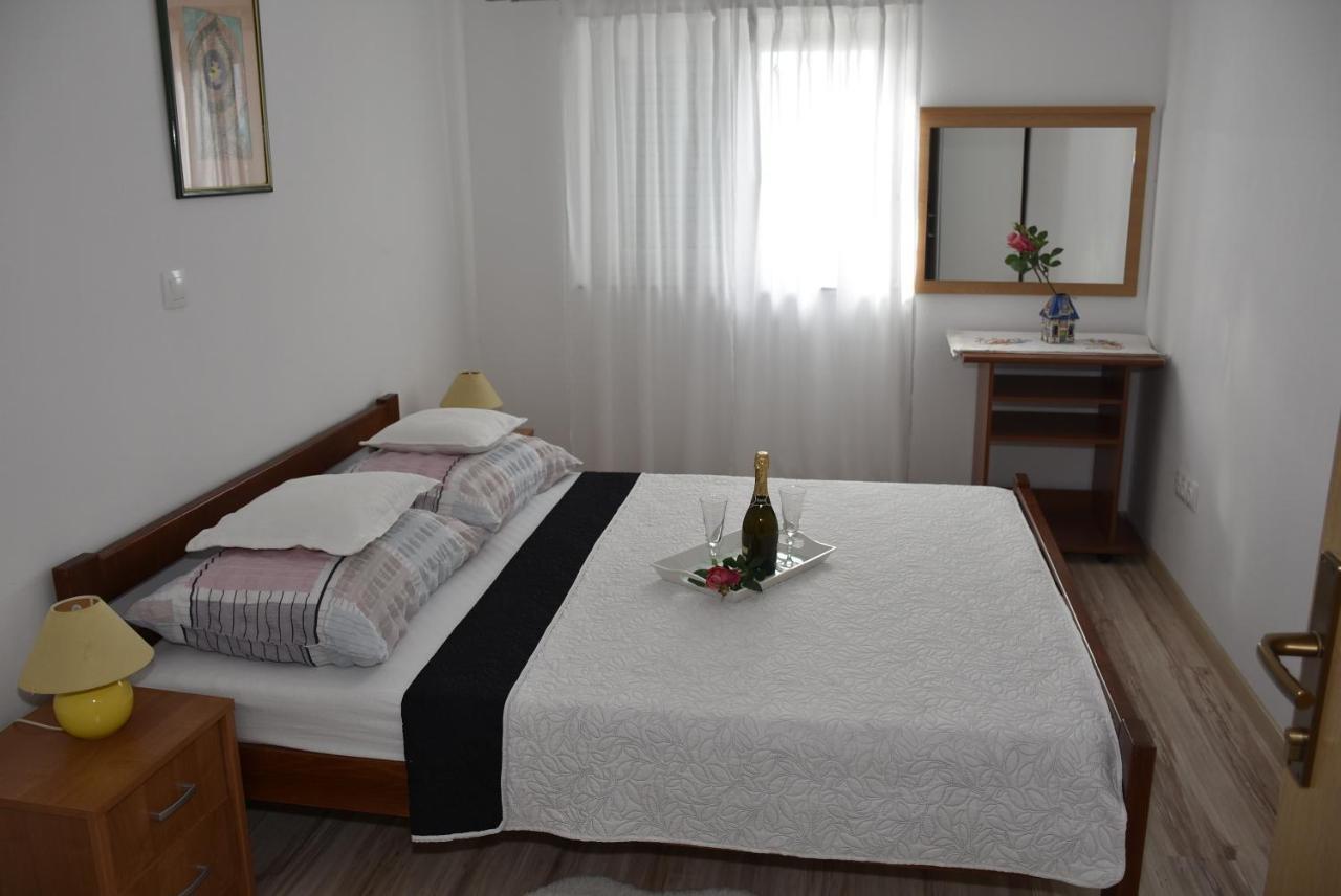 Apartmani Mira Klenovica Exterior foto